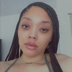 Meet your Posher, Maya